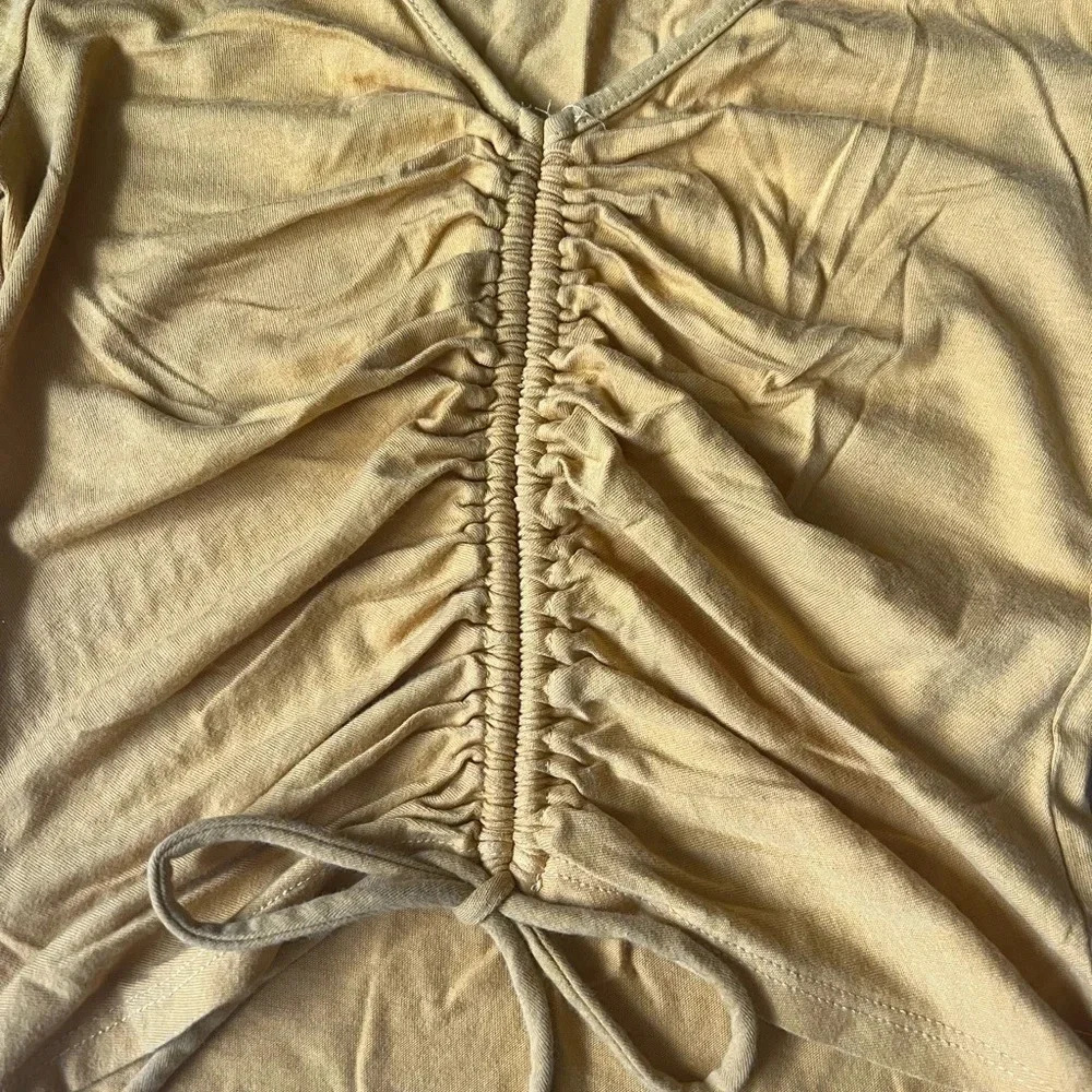 Heart & Hips mustard crop top - Picture 4 of 5